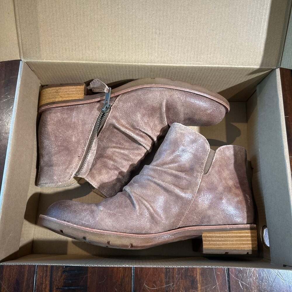 Söfft Beckie Ruched Waterproof Leather Ankle Booties